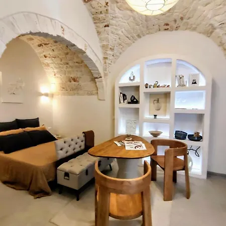 Casa Di Lino, Elegant Retread