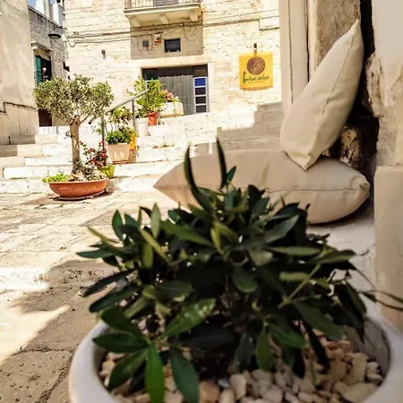 Casa Di Lino, Elegant Retread