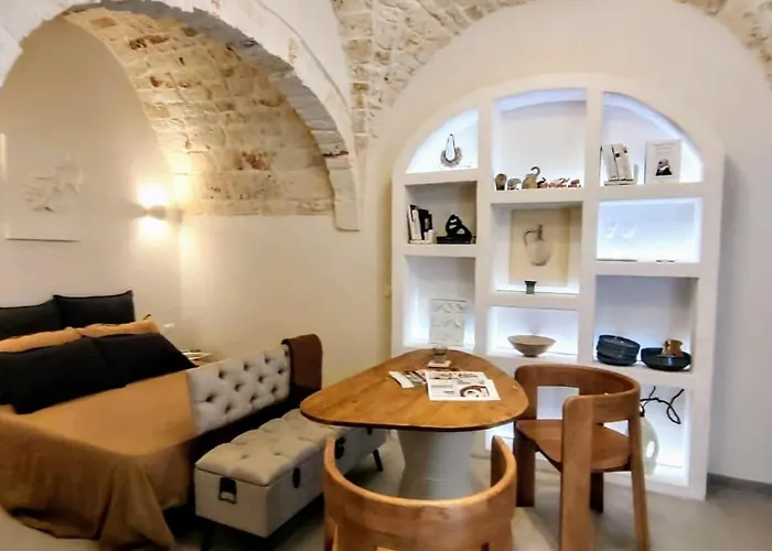 Casa Di Lino, Elegant Retread