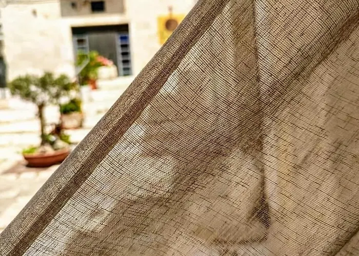 Casa Di Lino, Elegant Retread *